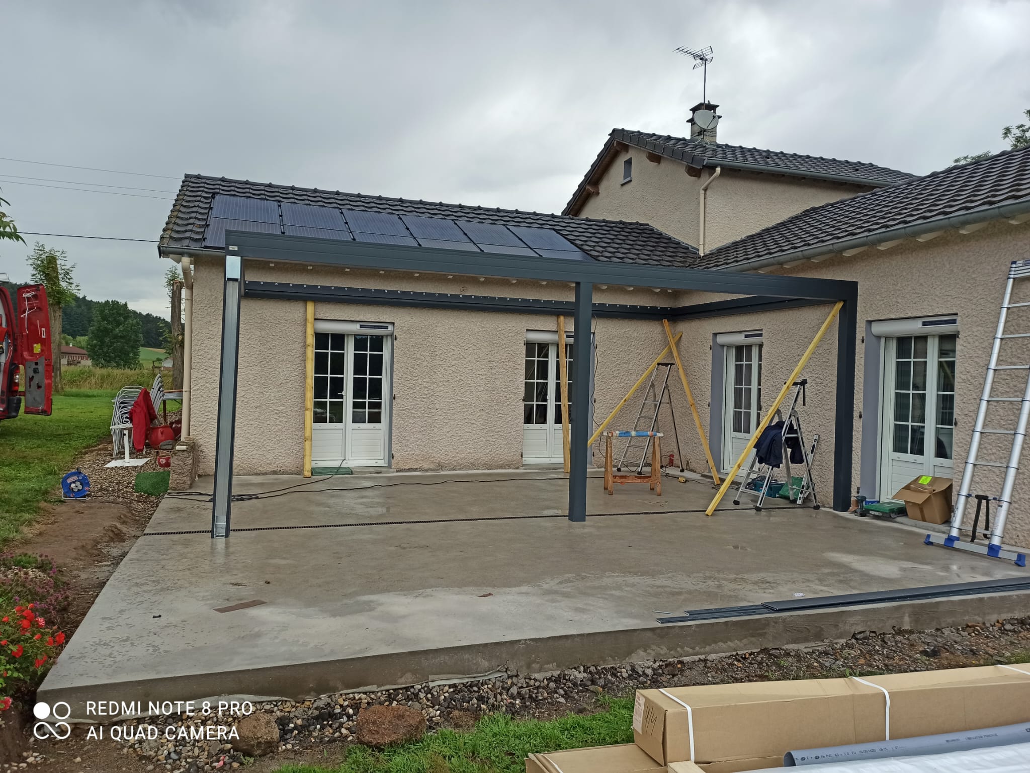 Construction carport aluminium — fabrication locale en Isère