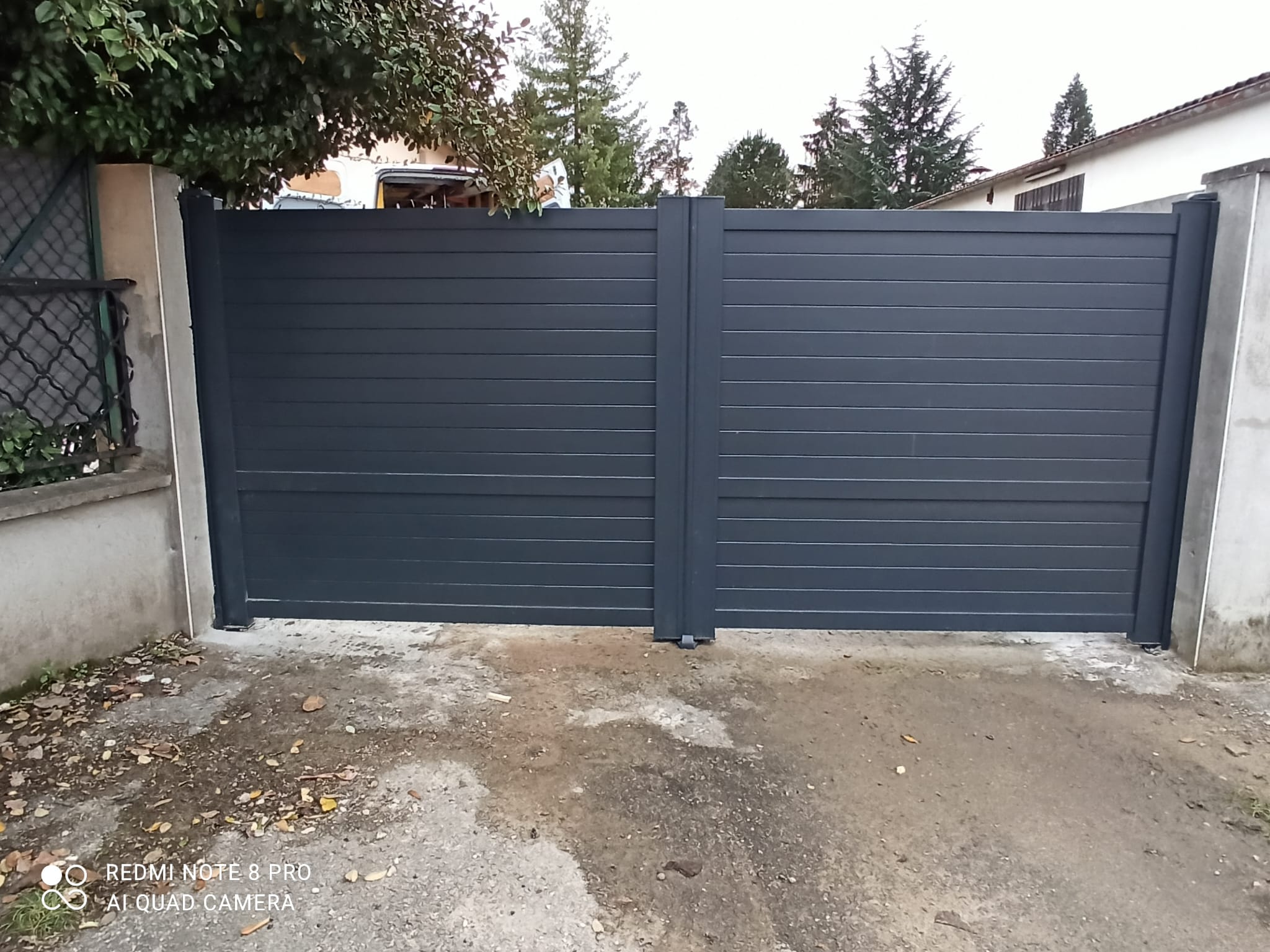 Portail aluminium anthracite sur mesure — Vienne (38)
