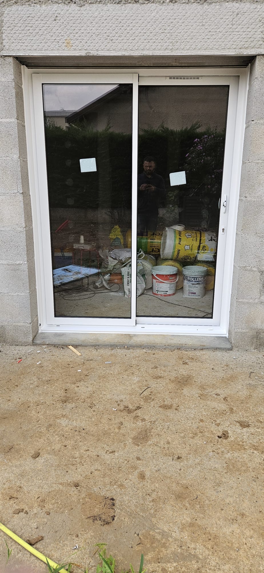 Coulissant aluminium posé à Pusignan par SPMC Menuiserie