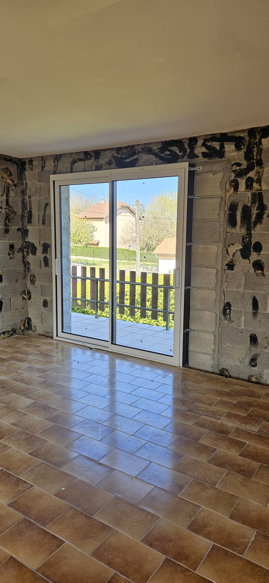 Pose menuiserie Vienne — fenêtres aluminium par SPMC Menuiserie