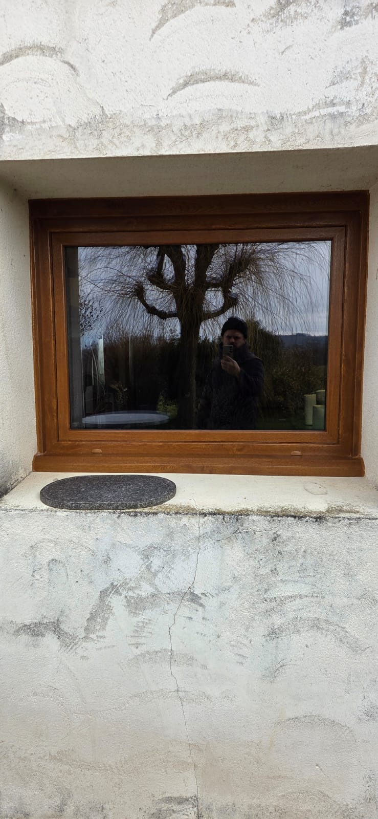 Pose porte d'entrée Chatonnay — résultat final par SPMC Menuiserie