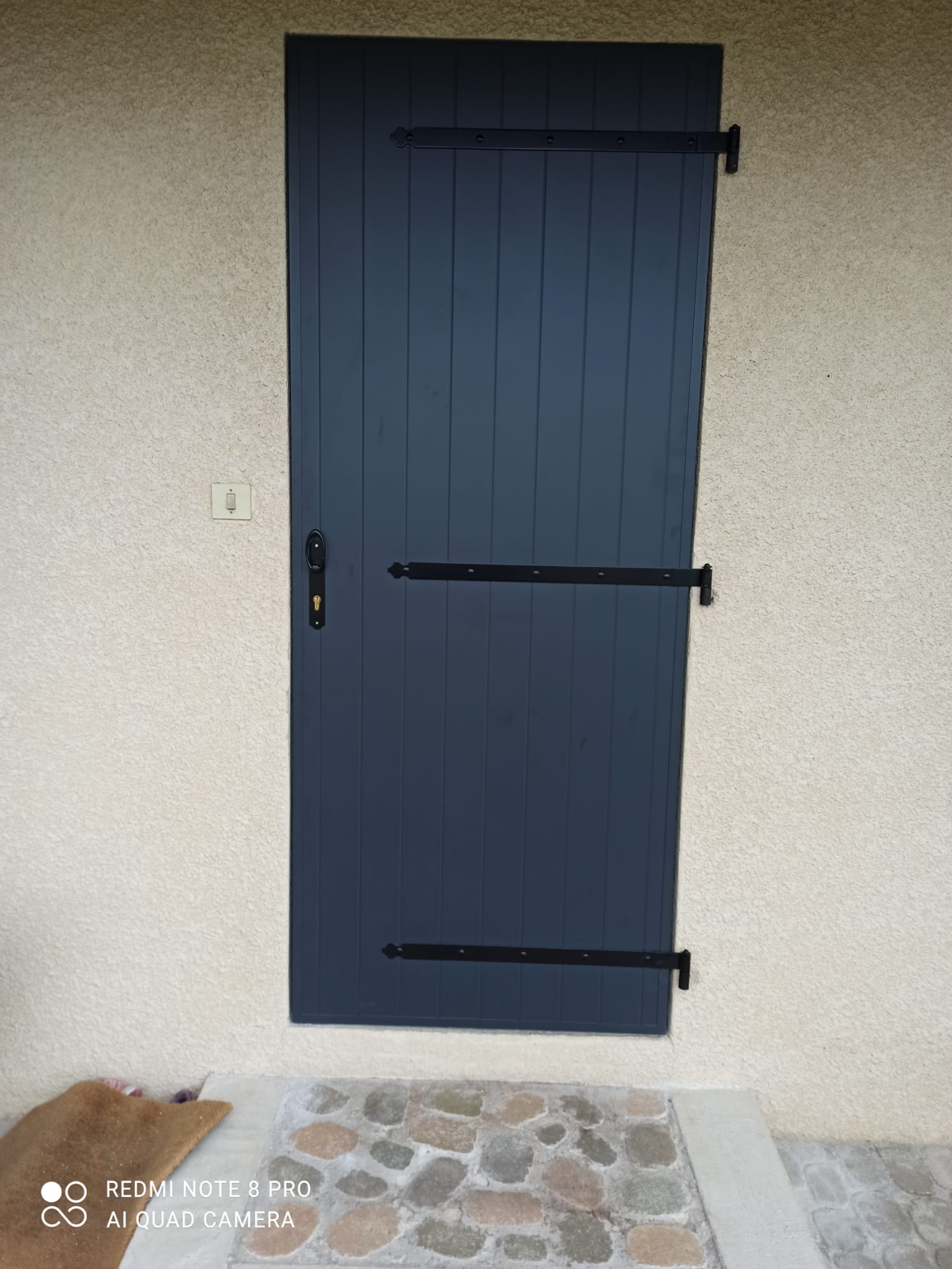 Volet battant aluminium vue extérieure — Bourgoin-Jallieu